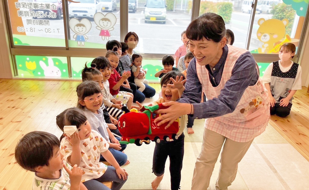 水分補給・室内遊び・順次降園